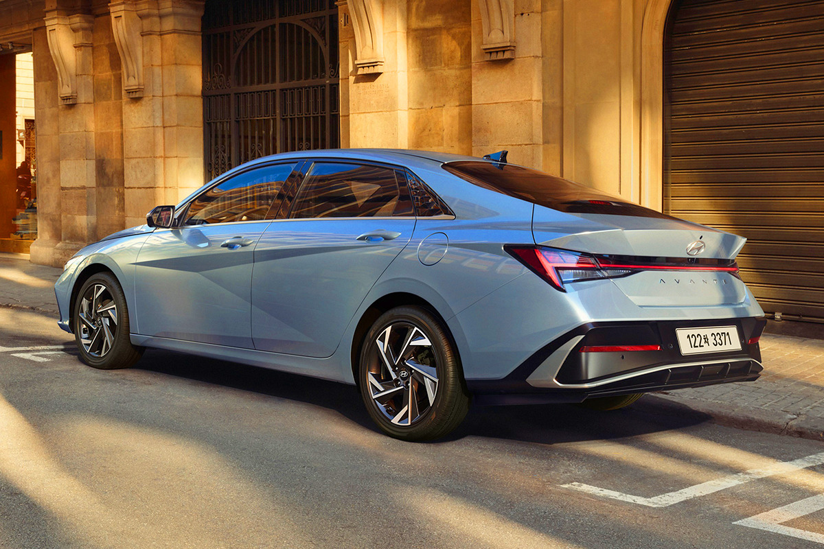 Hyundai-Avante-Sedan-1-5.jpg