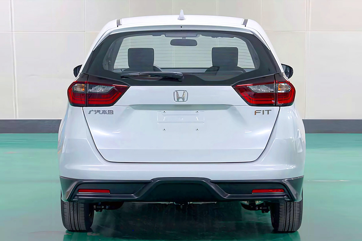 Hondas-new-Fit-design-revealed-2.jpg