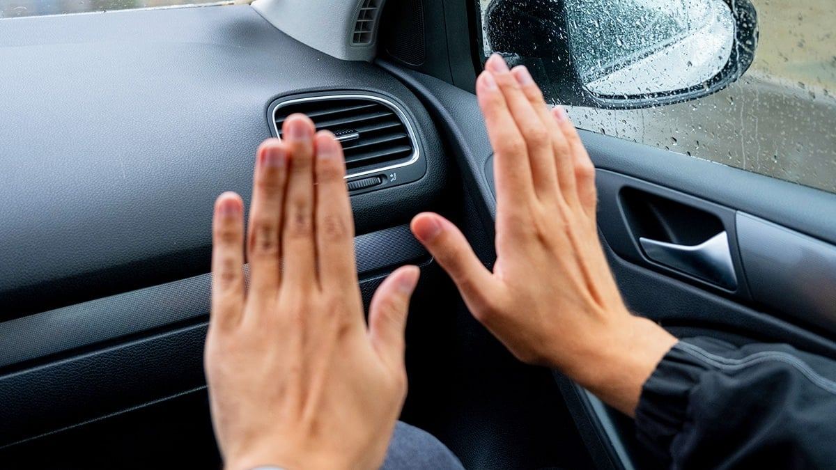 dehumidify-car-in-rain-ac-tips-2.jpg