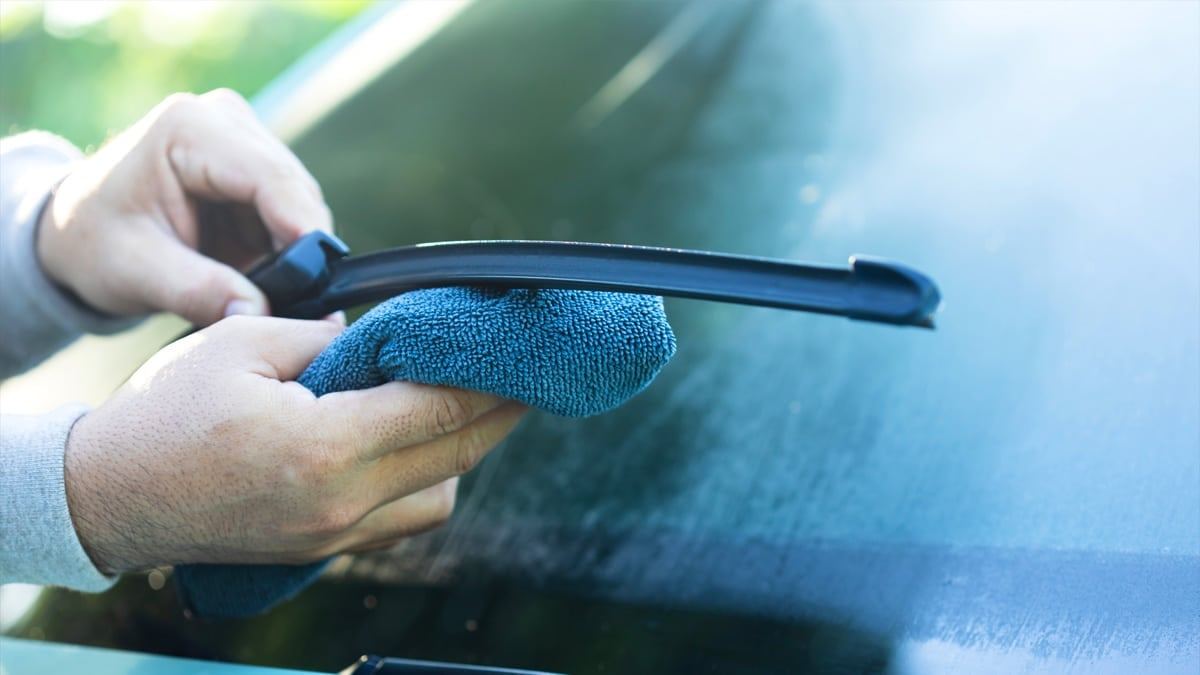Applying-Vaseline-to-Your-Cars-Weather-Stripping-in-Winter-5.jpg