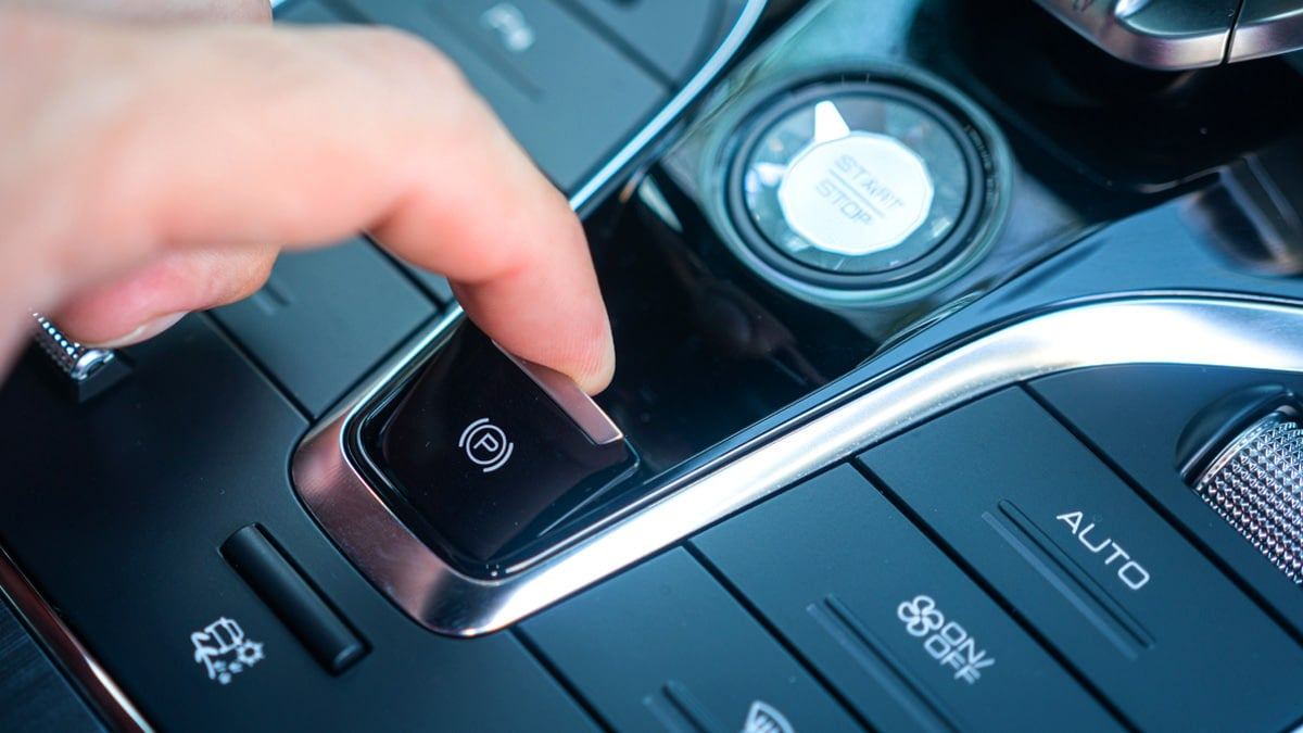 Hidden-functions-that-appear-when-you-hold-down-the-car-button-4.jpg