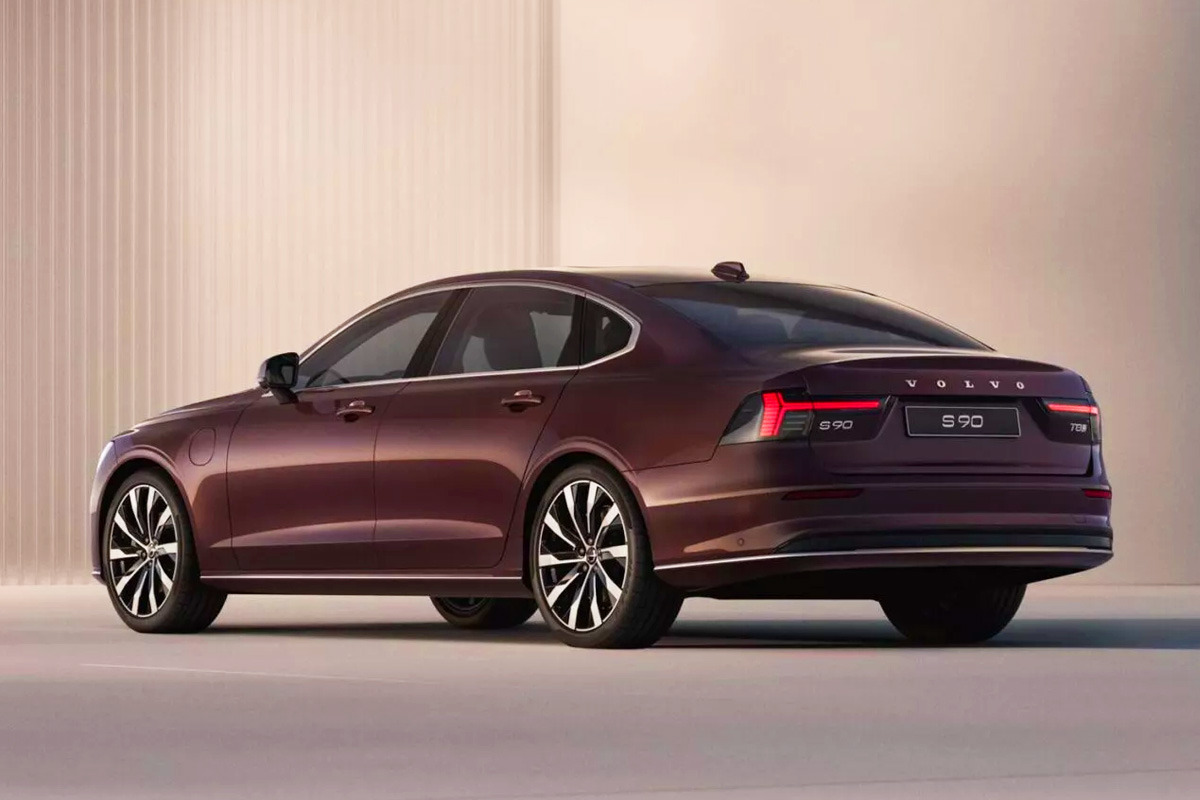 Volvo-unveils-new-S90-5.jpg