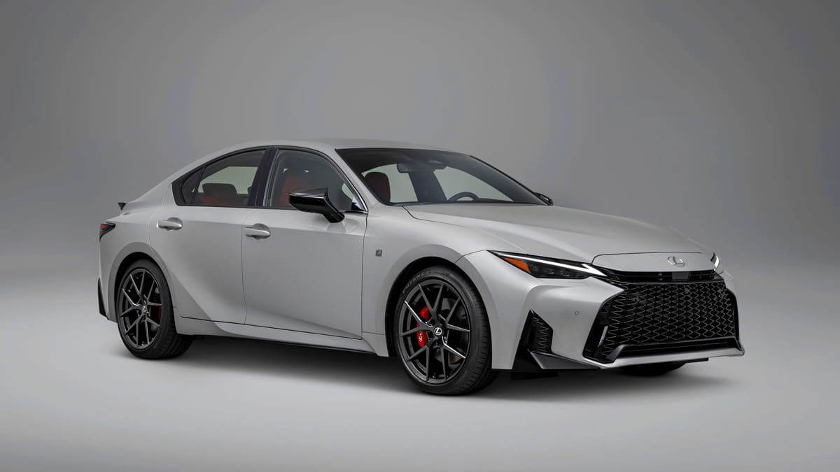 The-new-Lexus-IS-unveiled-for-the-first-time-3.jpg