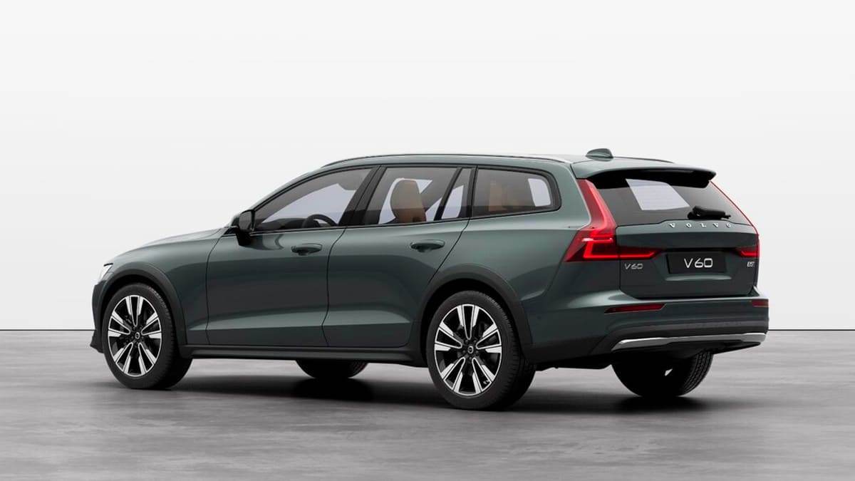 Volvo-V60-Cross-Country-Forest-Lake-Edition-Sold-Out-in-3-Minutes-5.jpg