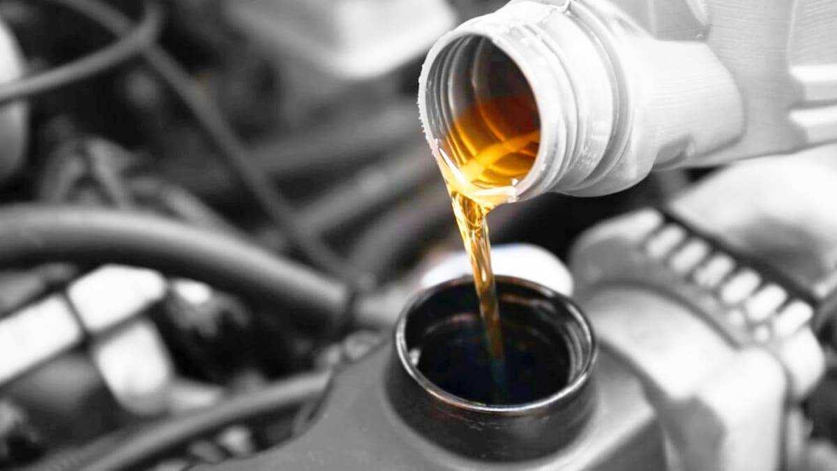 engine-oil-change-myth-synthetic-oil-guide-1.jpg