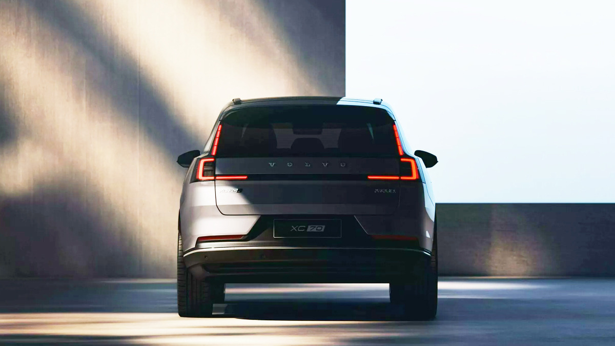 Volvo-unveils-new-XC70-4.jpg