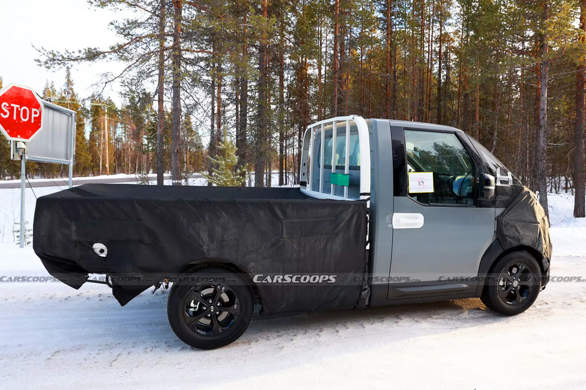 Kia PV5 truck test car captured 6.jpg