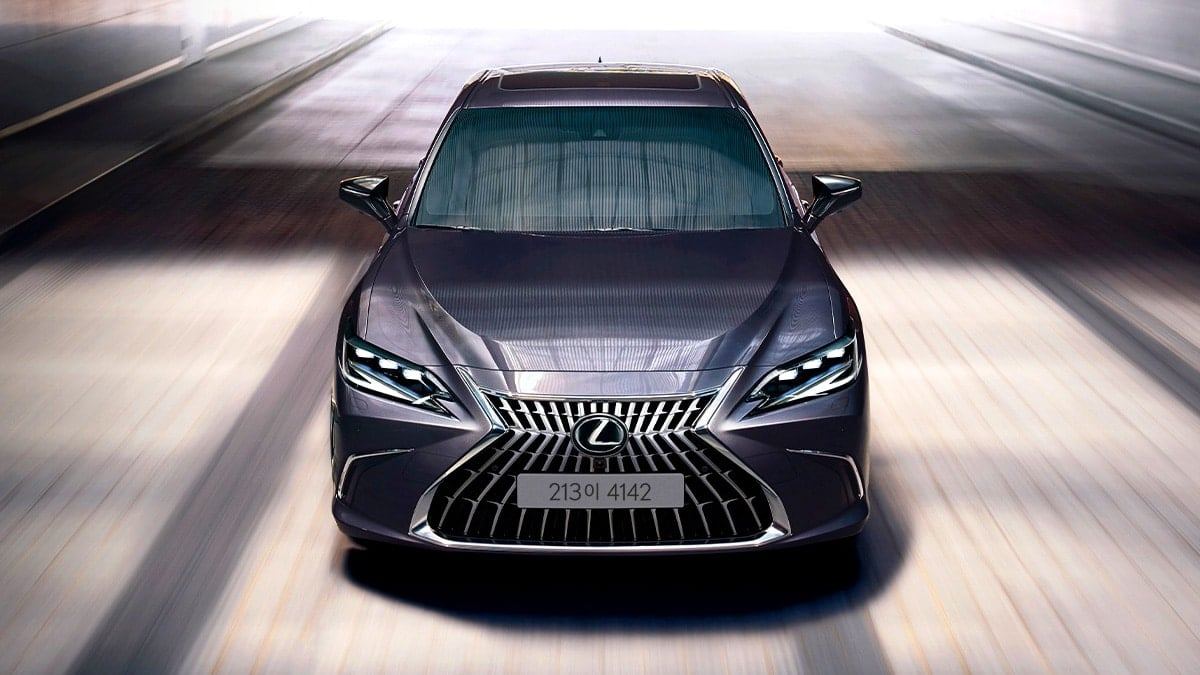 The-Lexus-ES-300h-is-receiving-rave-reviews-4.jpg