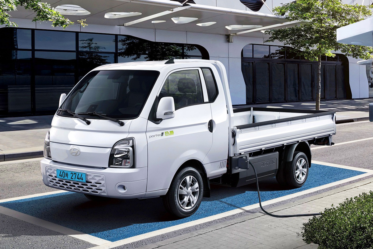 Kia PV5 truck test car captured 1.jpg