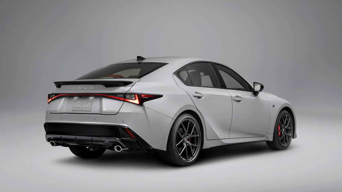 The-new-Lexus-IS-unveiled-for-the-first-time-4.jpg