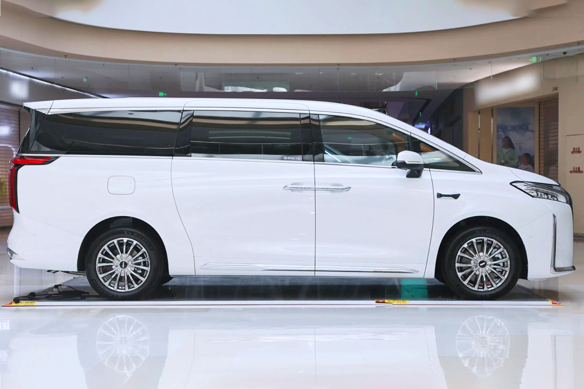 WEY-Minivan-Gaoshan-9-Unveiled-4-1.jpg