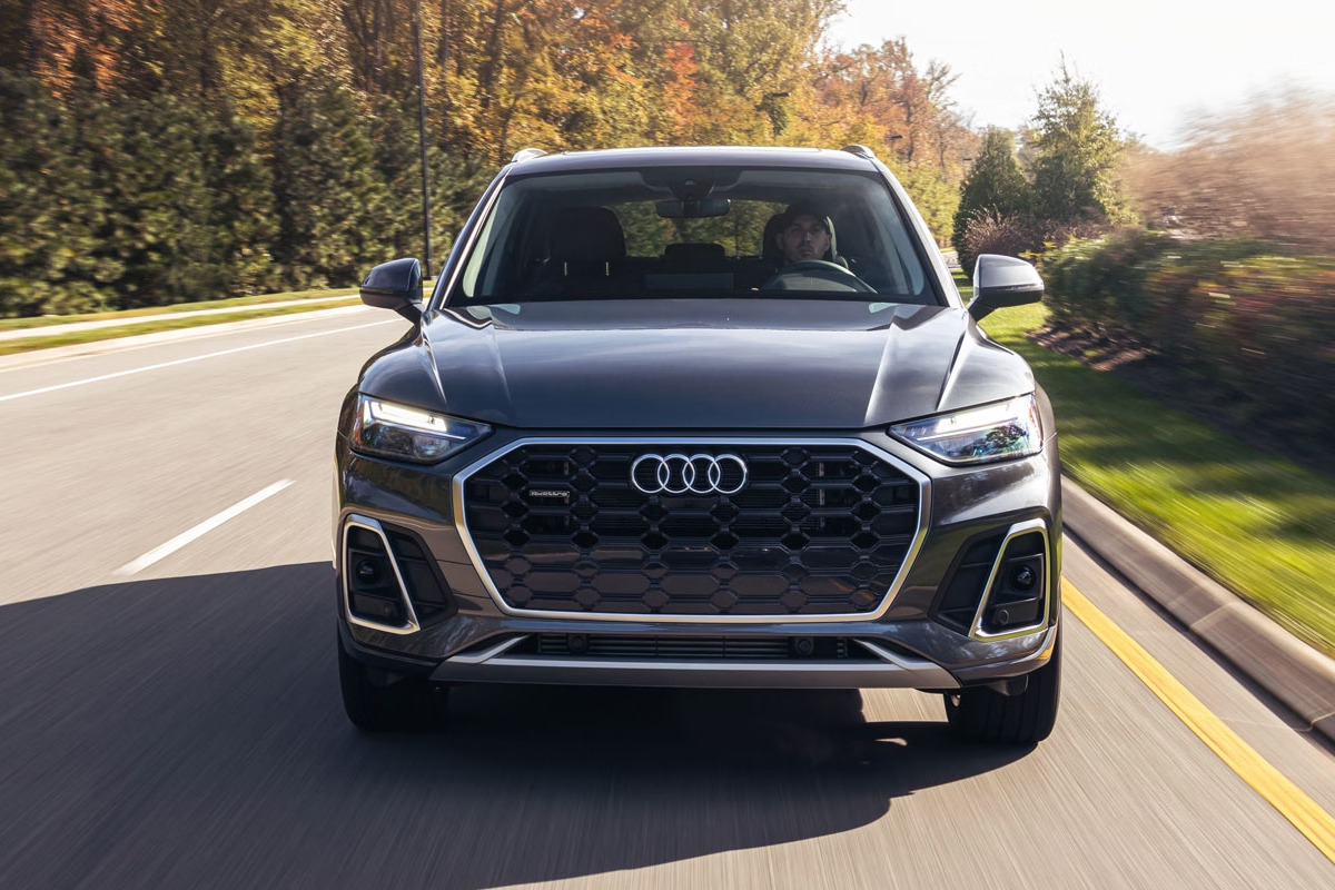 Audi-unveils-new-Q5-TFSI-e-3.jpg