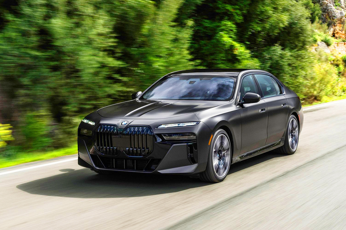 BMW-7-Series-outpaces-S-Class-3.jpg