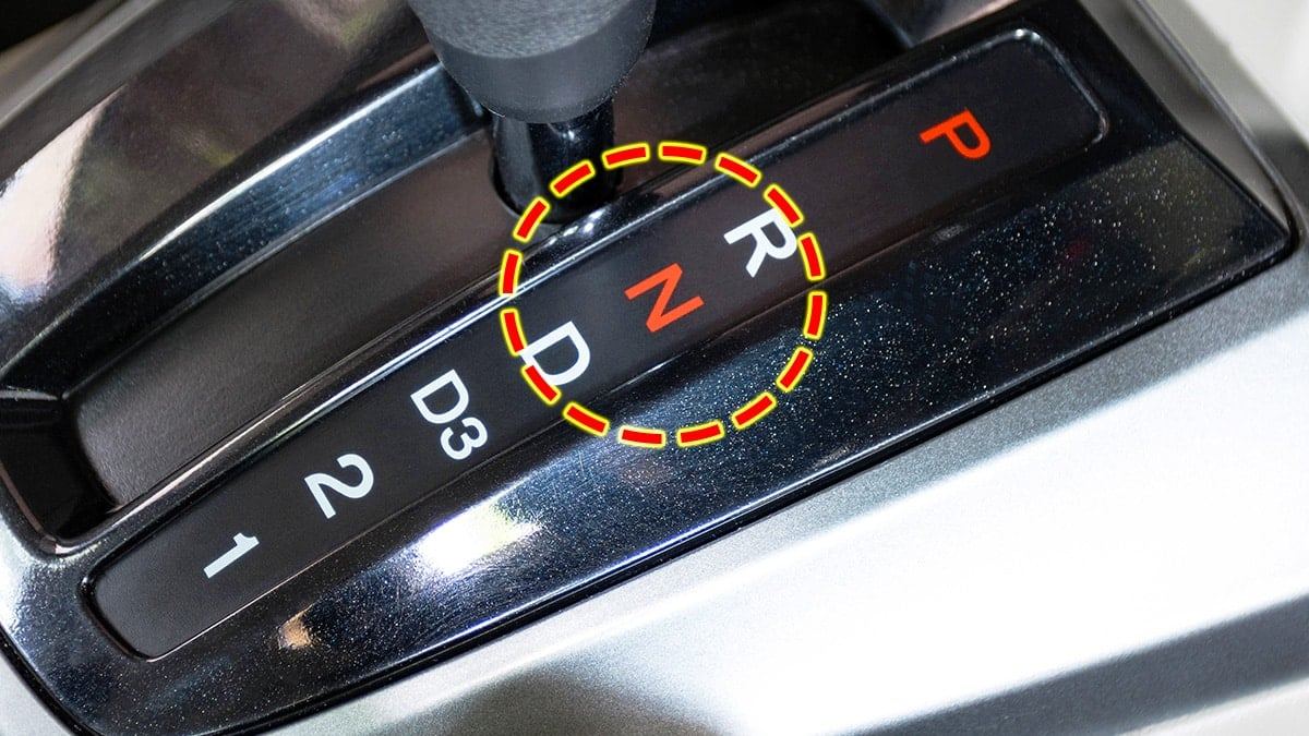 auto-transmission-neutral-stop-myth-damage-3.jpg