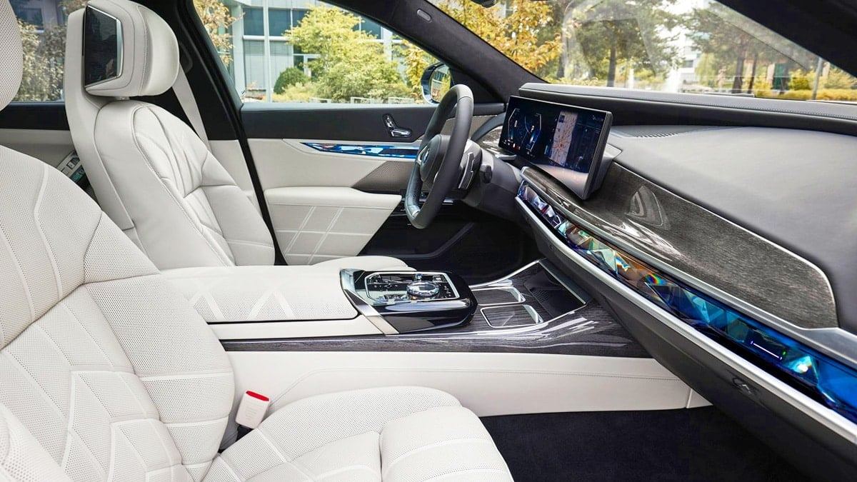 bmw-7-series-2026-owner-review-rating-1.jpg