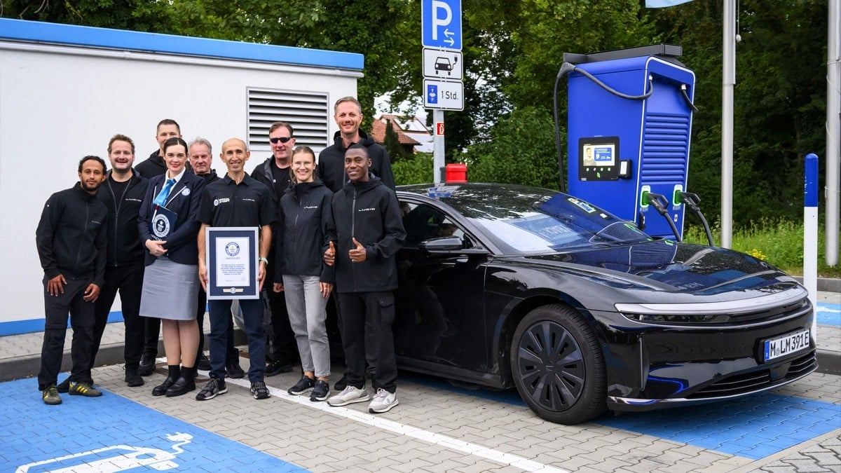 Lucid-Air-Grand-Touring-Achieves-Guinness-World-Record-1.jpg