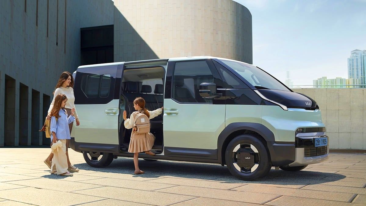 Kia-PV5-Wins-2026-International-Van-of-the-Year-6.jpg