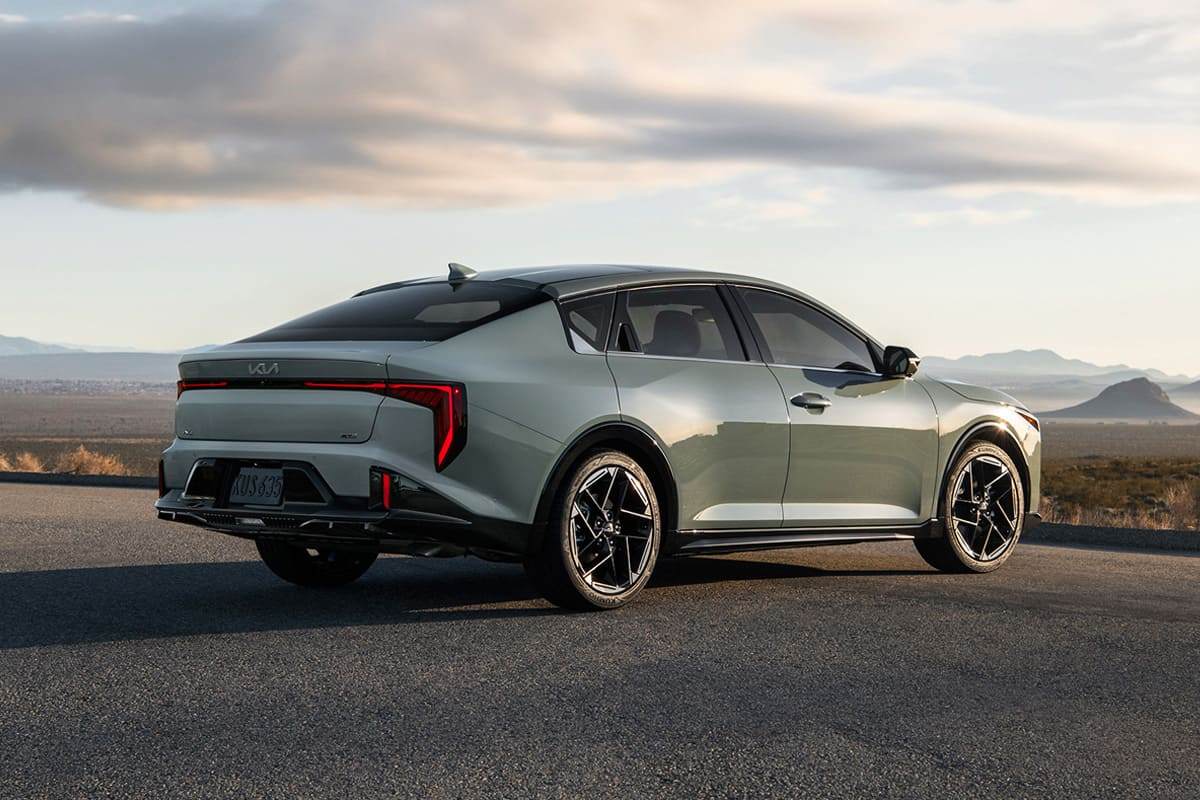 Kia-K4-launched-overseas-2.jpg