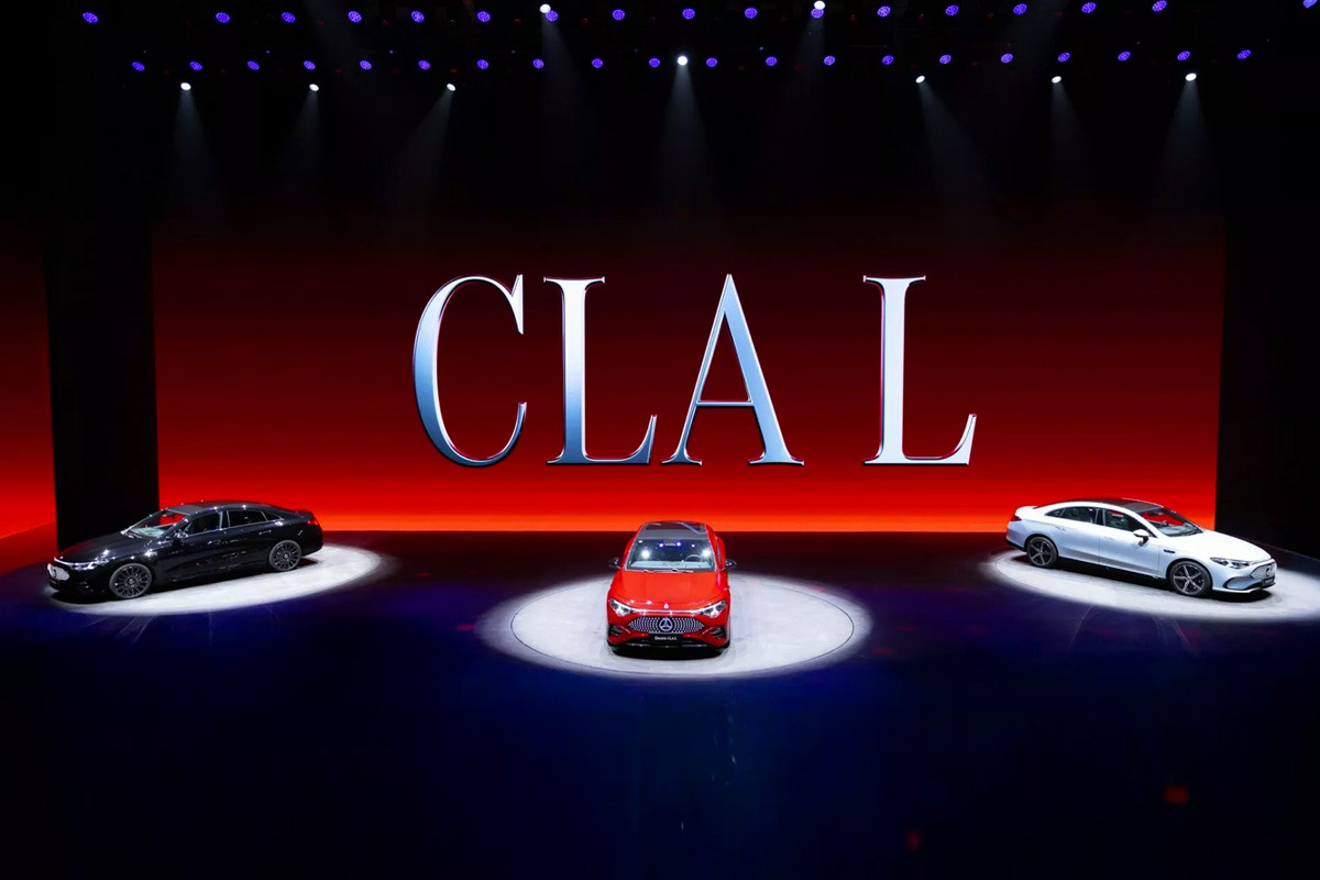 Mercedes-Benz-unveils-new-CLA-L-2.jpg