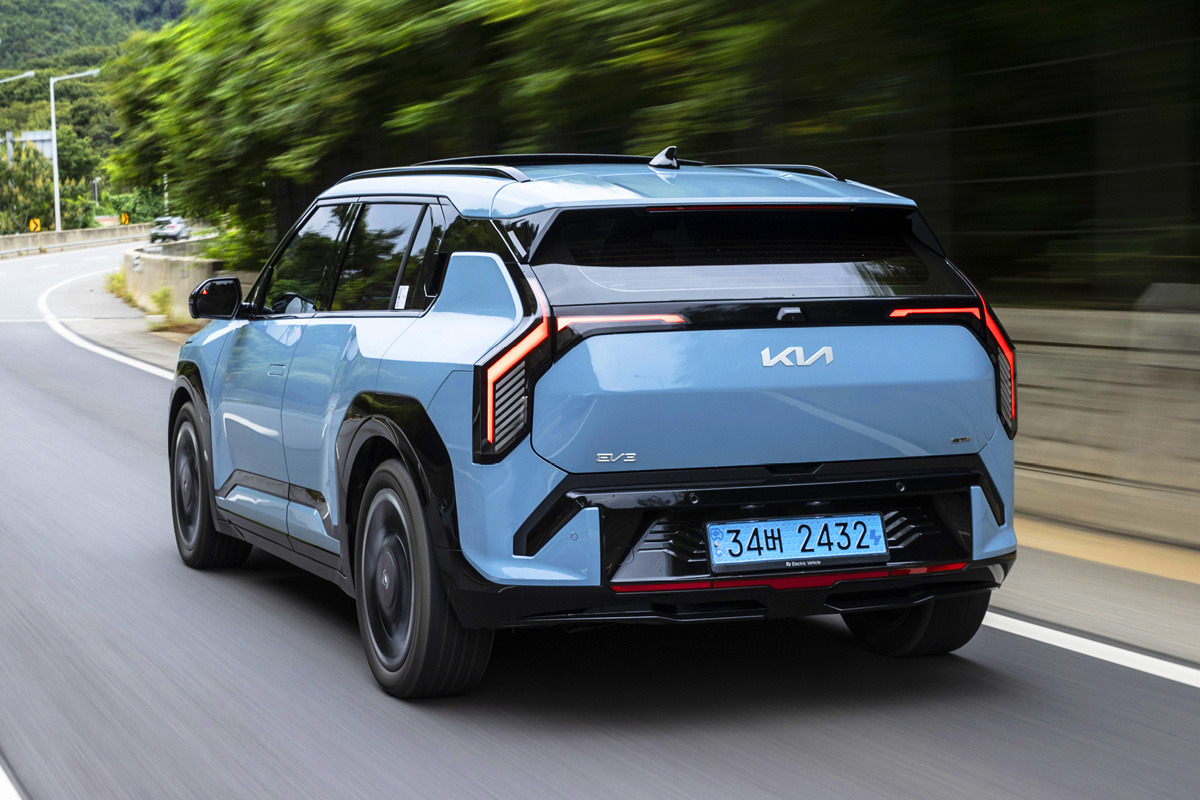Kia-EV3-2025-K-COTY-Award-2.jpg