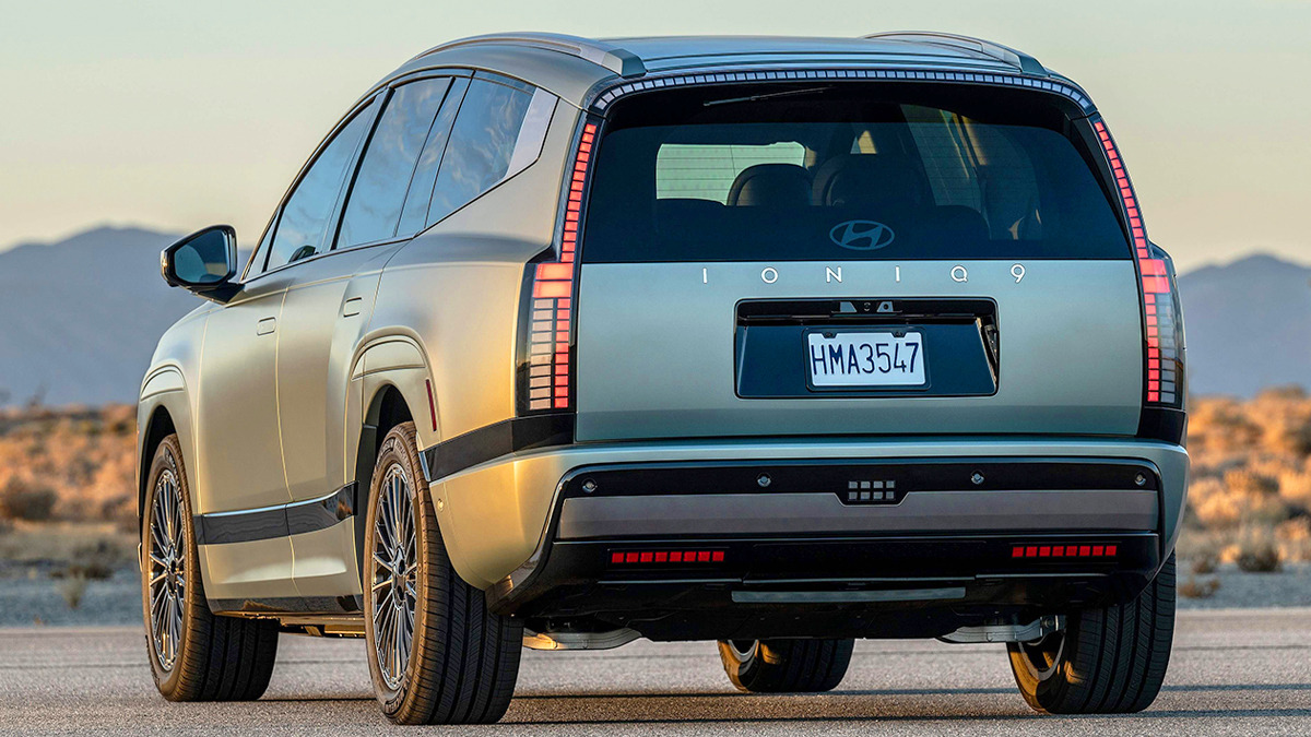 Hyundai-Ioniq-9-sales-surge-3.jpg
