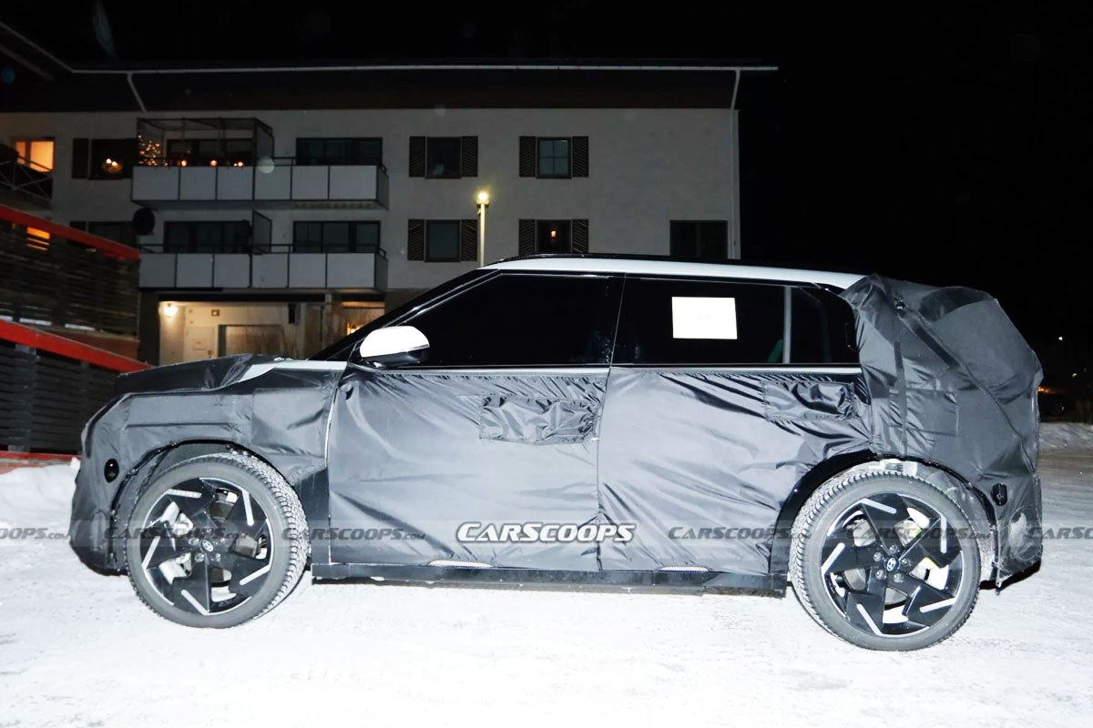 Kia EV3 GT spy shots3.jpg