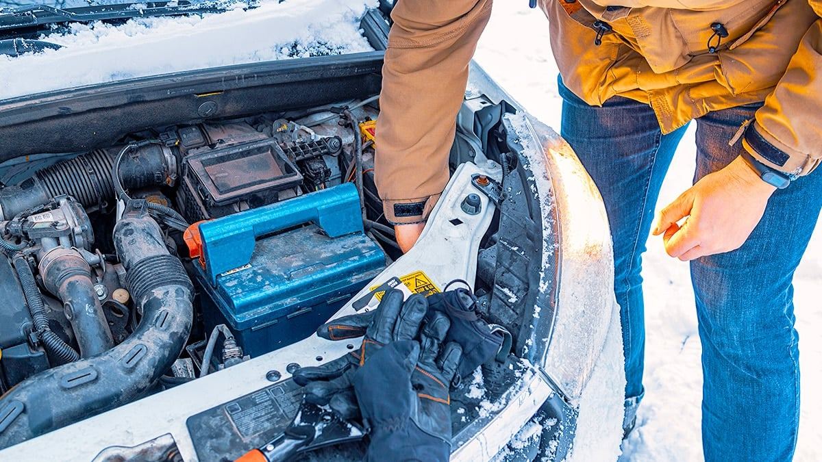winter-car-maintenance-tips-tires-battery-antifreeze-2.jpg