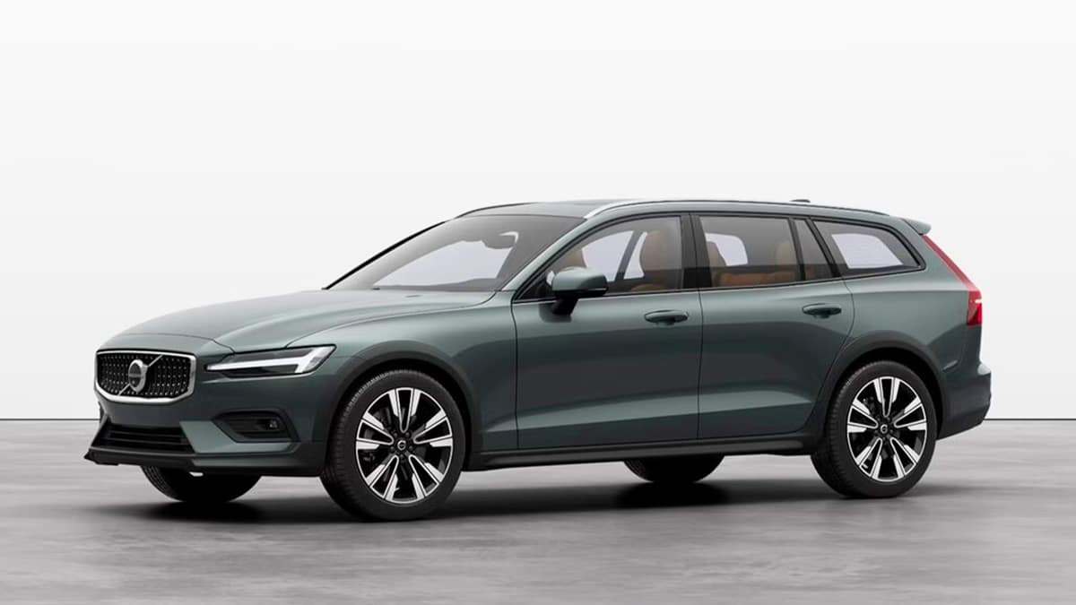 Volvo-V60-Cross-Country-Forest-Lake-Edition-Sold-Out-in-3-Minutes-1.jpg