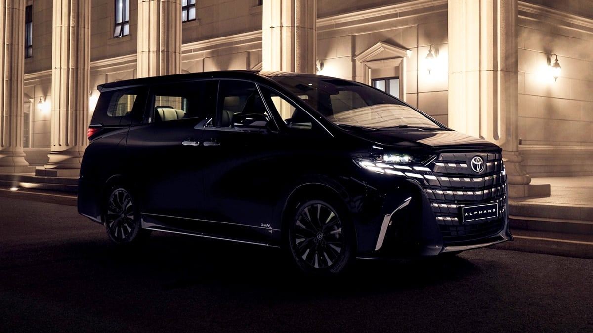Toyota-Alphard-Hybrid-Owner-Reviews-2.jpg
