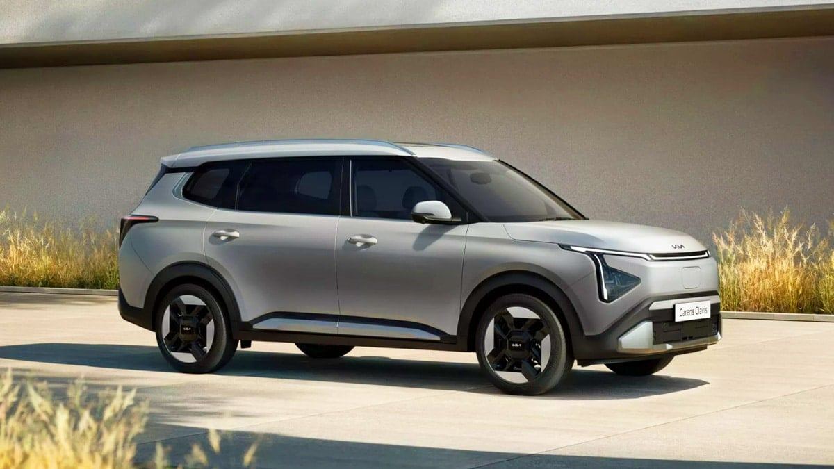 Kia-Carens-Clavis-EV-unveiled-2.jpg
