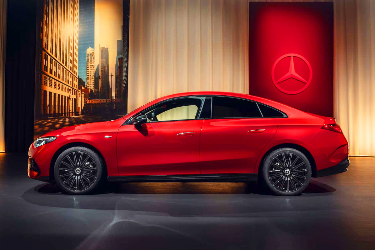 Mercedes-Benz-unveils-new-CLA-2.jpg