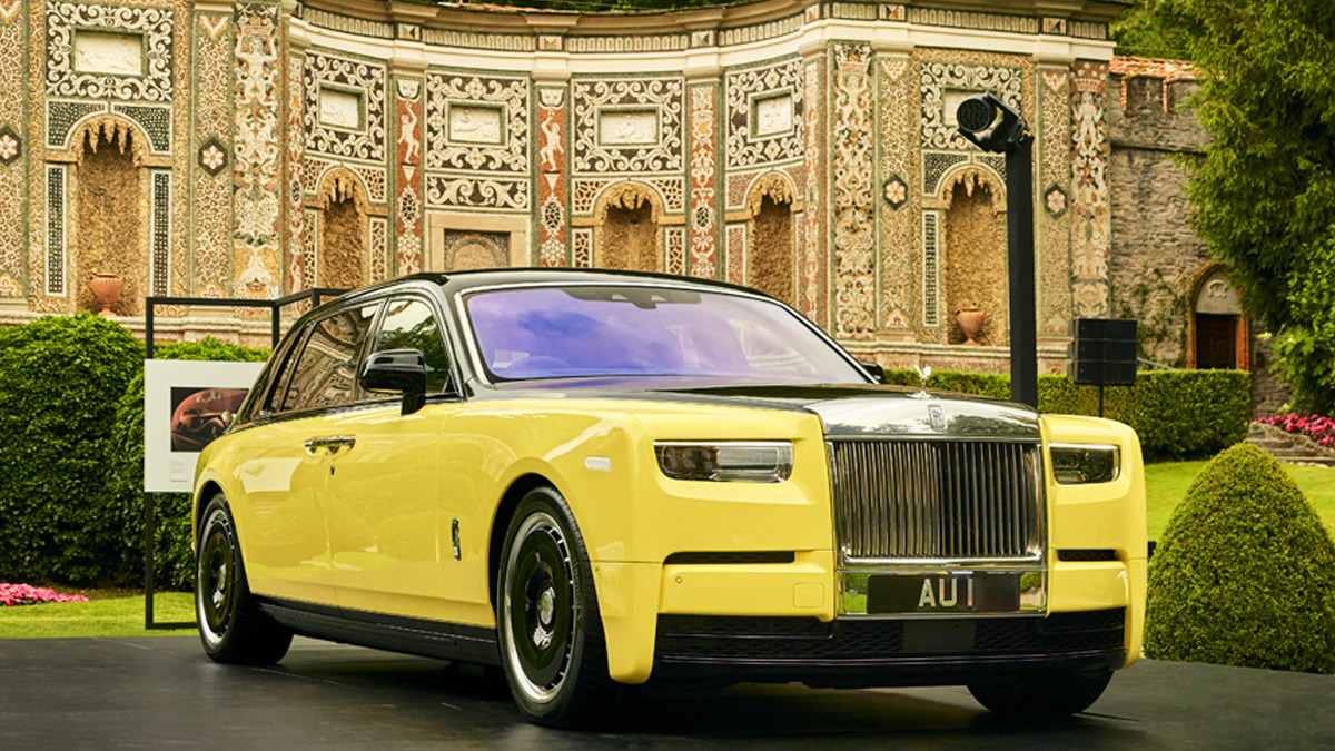 Rolls-Royce-Phantom-Goldfinger-Debut-1.jpg