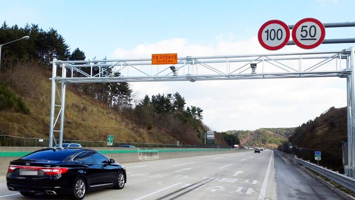 Highway-section-speed-camera-enforcement-system-4.jpg