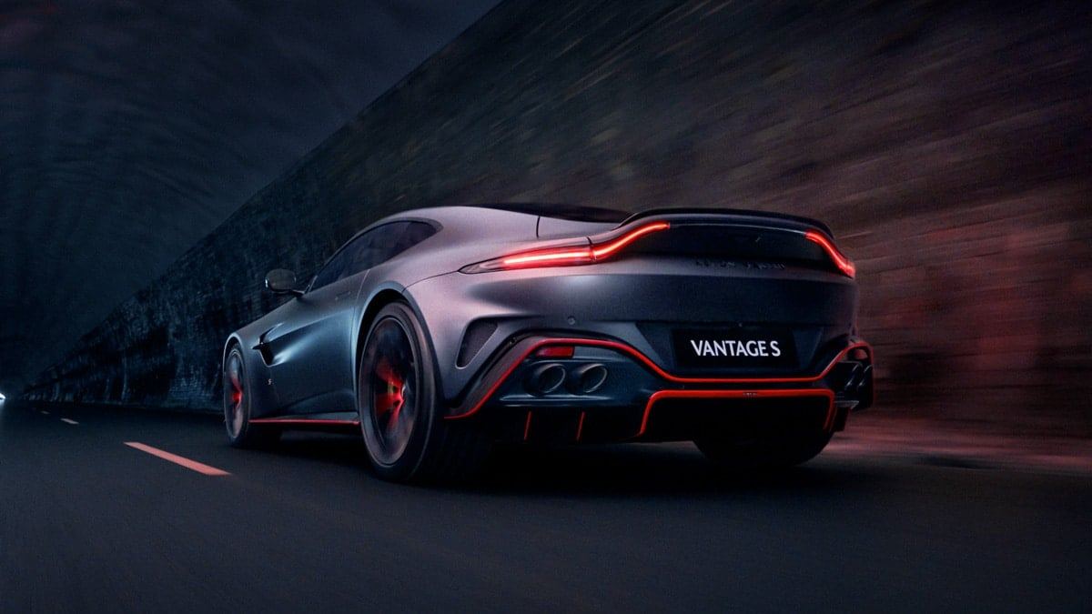 Aston-Martin-Vantage-S-Launch-3.jpg
