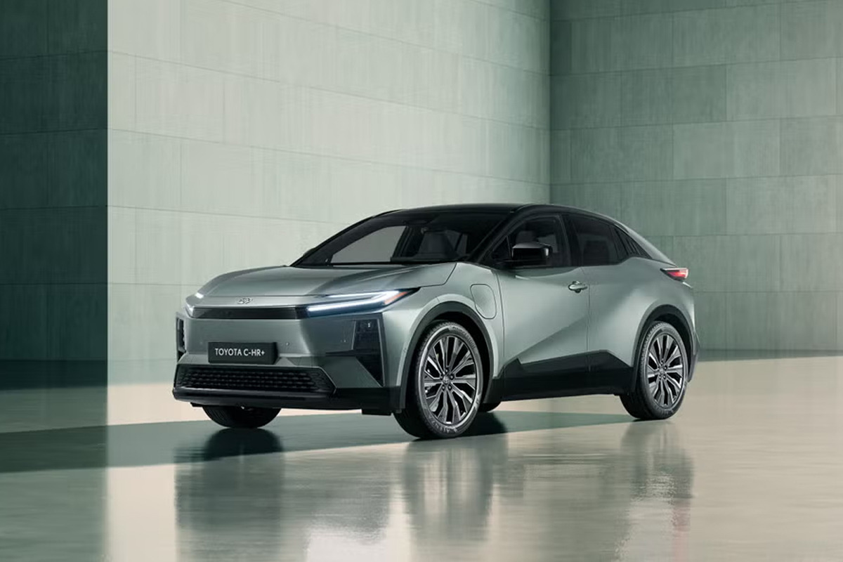 Toyota-C-HR-Unveiled-1.jpg