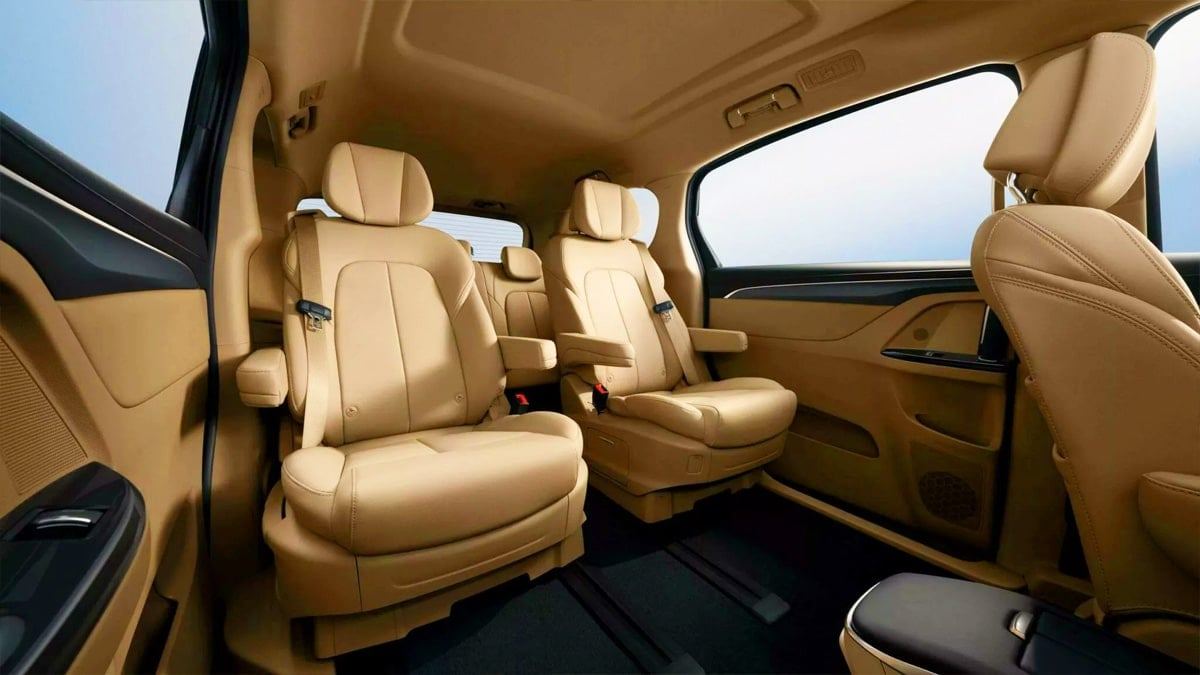 Buick-GL8-Land-Business-Class-Launched5.jpg