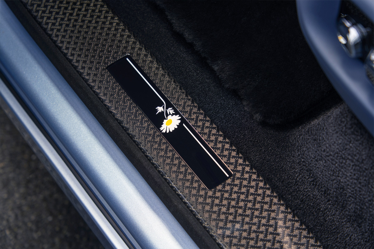 Rolls-Royce-Cullinan-Daisy-Unveiled-6.jpg
