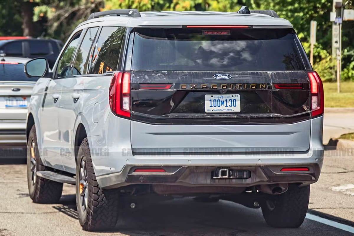 Ford-2025-Expedition-Teaser-3.jpg