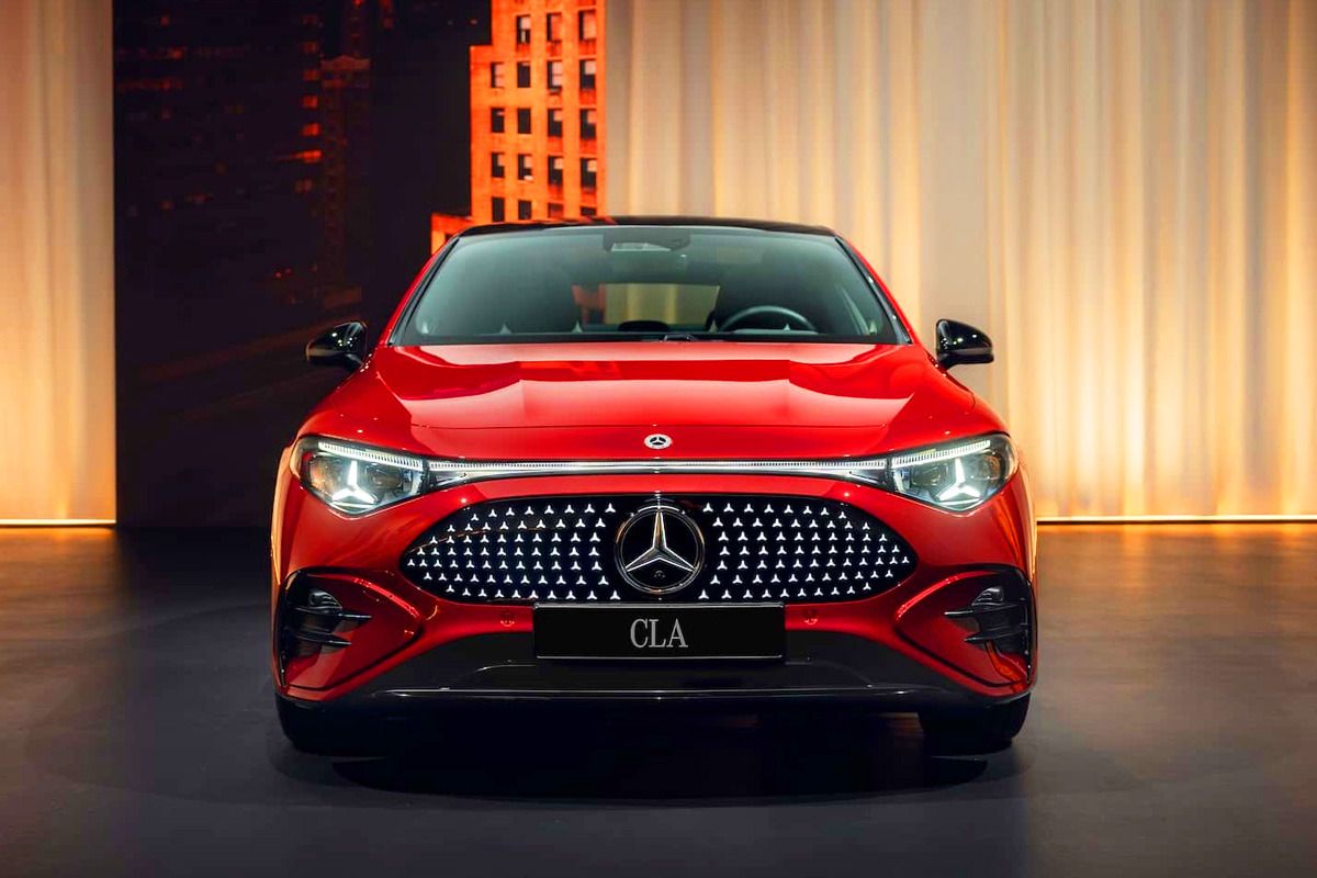 Mercedes-Benz-unveils-new-CLA-1.jpg