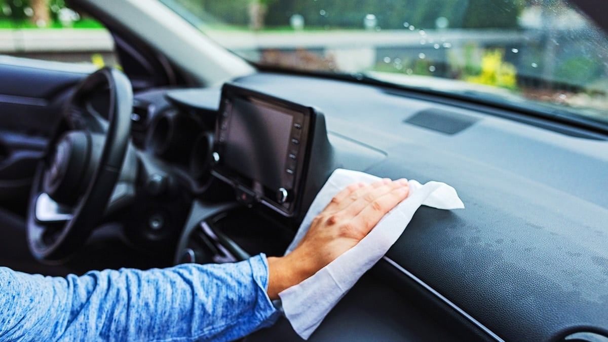 why-regular-wet-wipes-damage-car-interior-paint-4.jpg