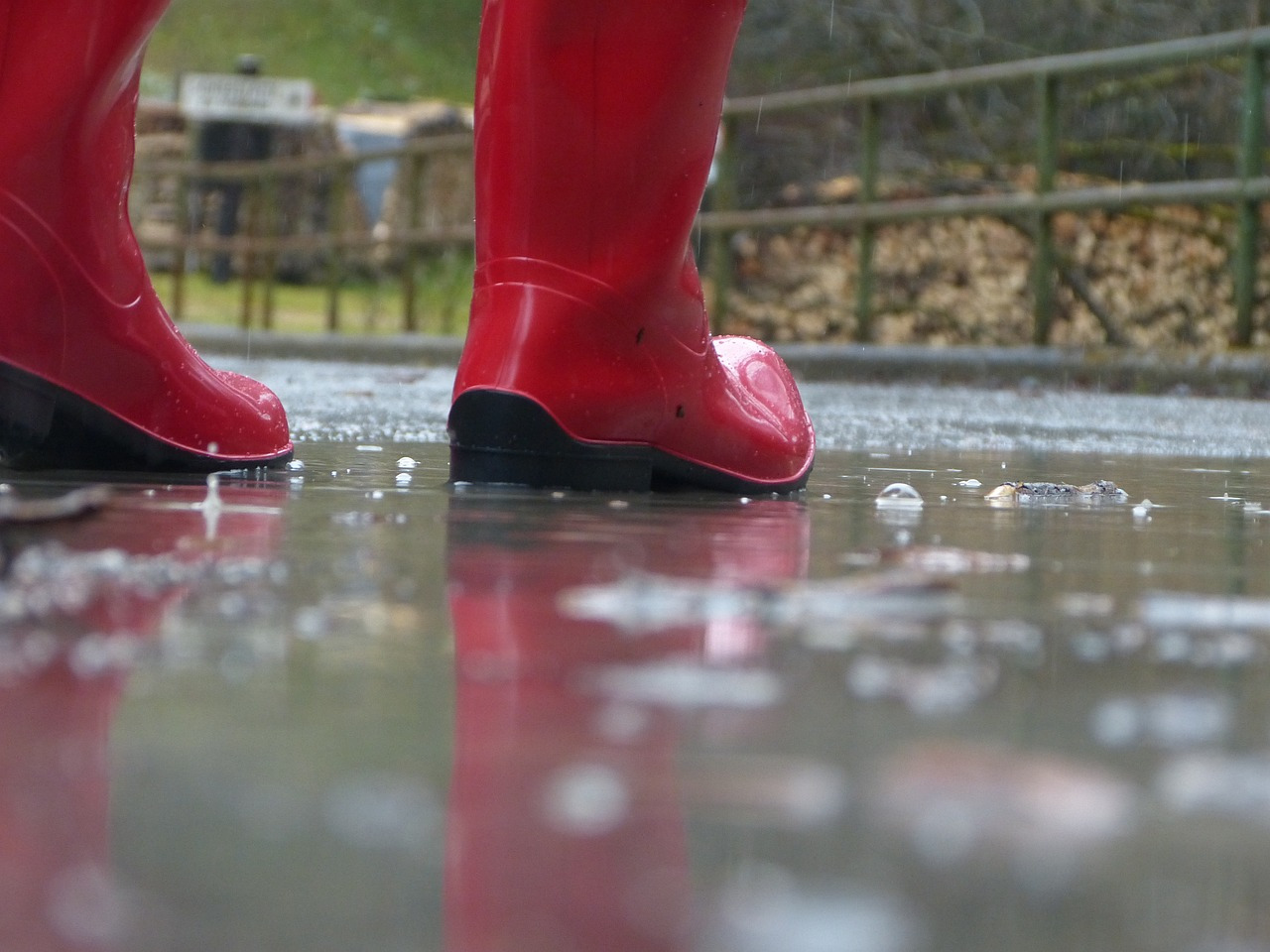red-boots-4908259_1280.jpg