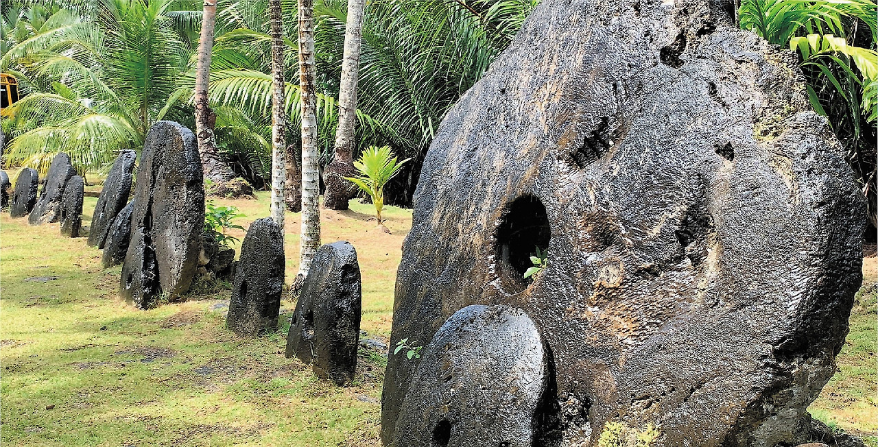 얩섬의 돌화폐 라이.jpg