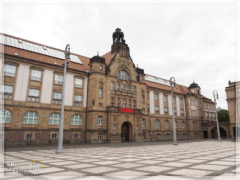 켐니츠미술관01.jpg