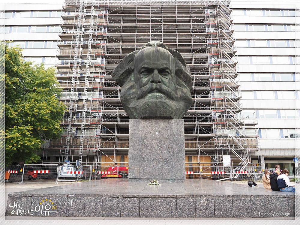 카를마르크스기념비01.jpg