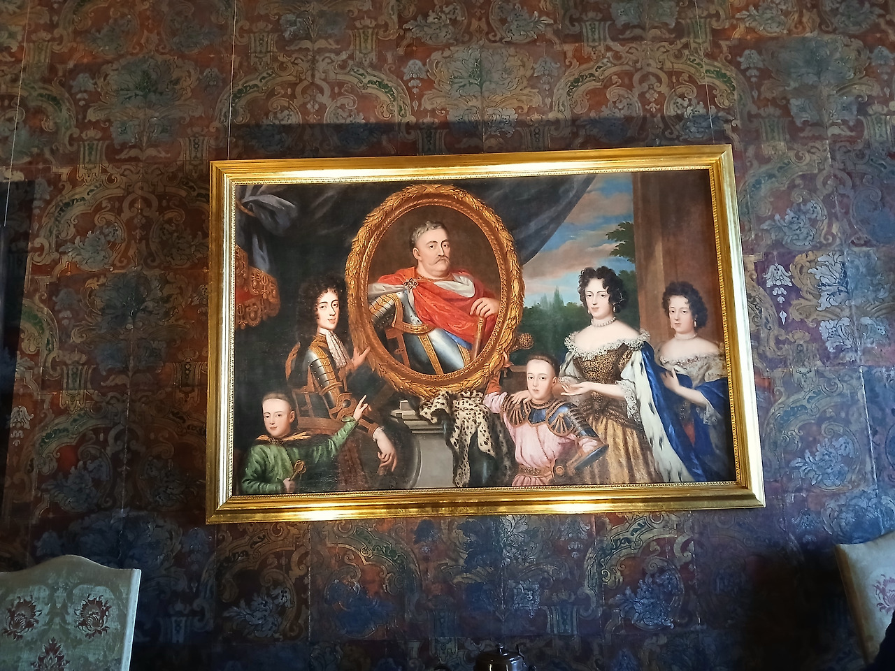 자식 13중 9명 죽고 남은 사진.jpg