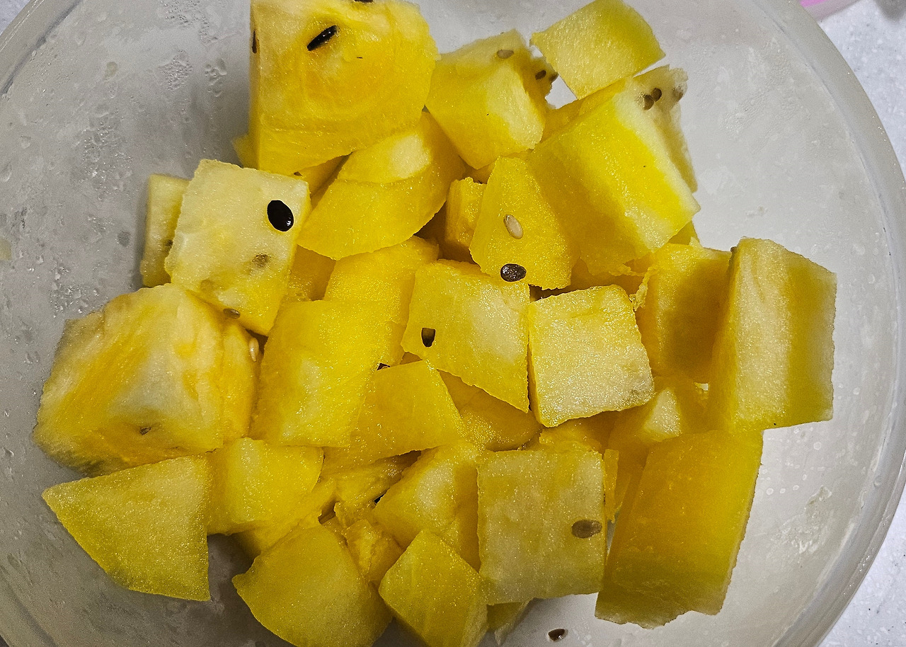 블랙망고수박-한입크기 절단.jpg