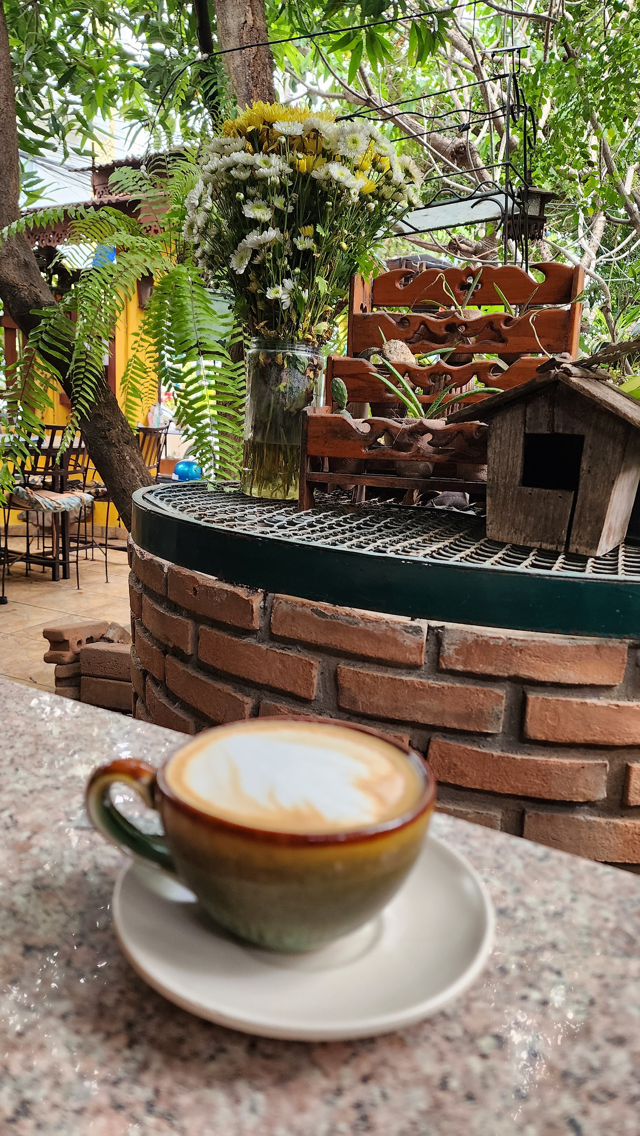 치앙마이 커피 까페.jpg