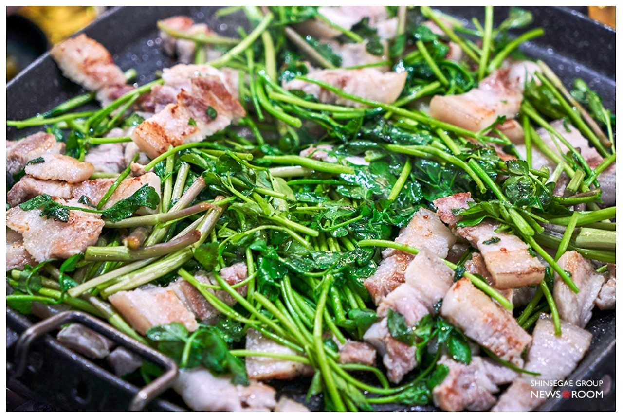 미나리삼겹 신세계그룹.jpg