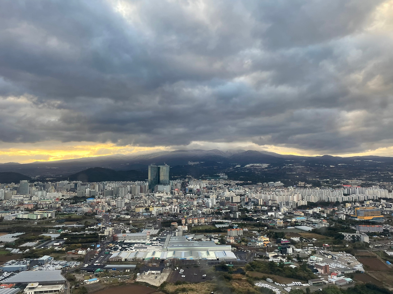 [027] 비행기에서 본 한라산.jpg