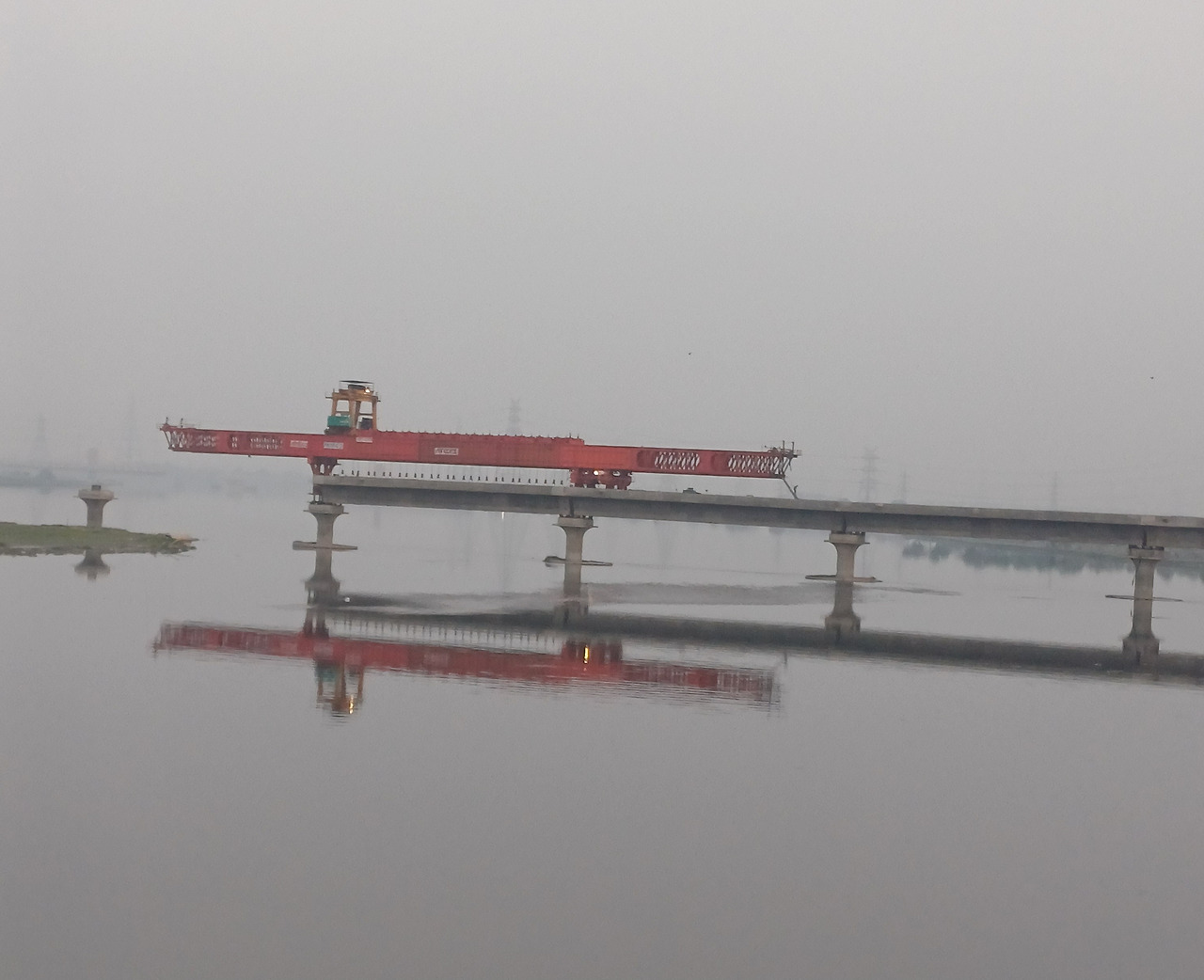 야무나강 공사현장 기기.jpg